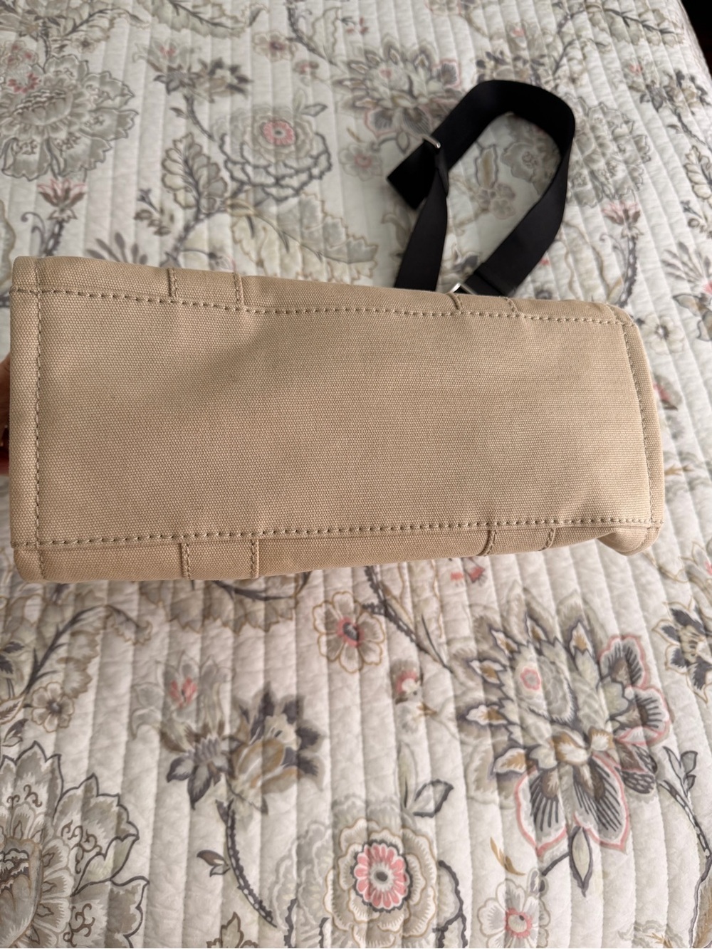 Marc Jacobs Beige Canvas Tote with Removable Black Strap - Picture 3 of 7